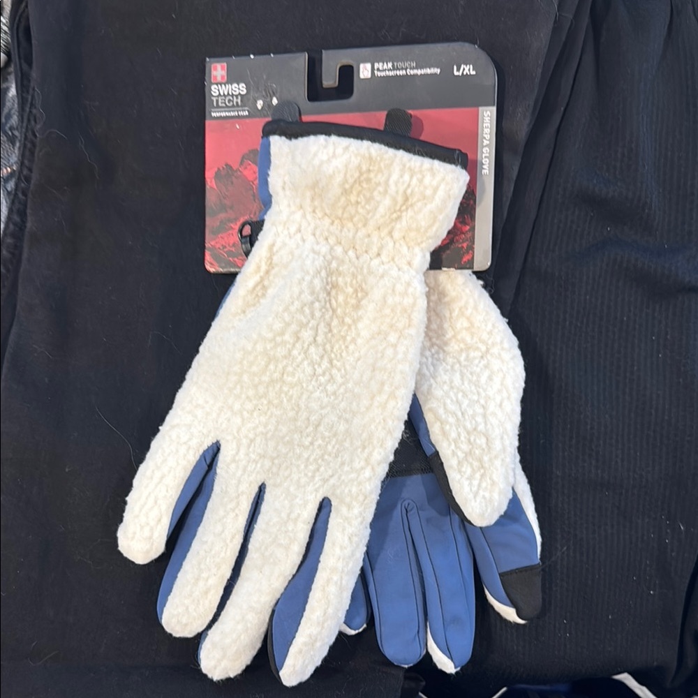 Swiss Tech White and Blue Sherpa Winter Gloves L/XL Touchscreen Compatibility